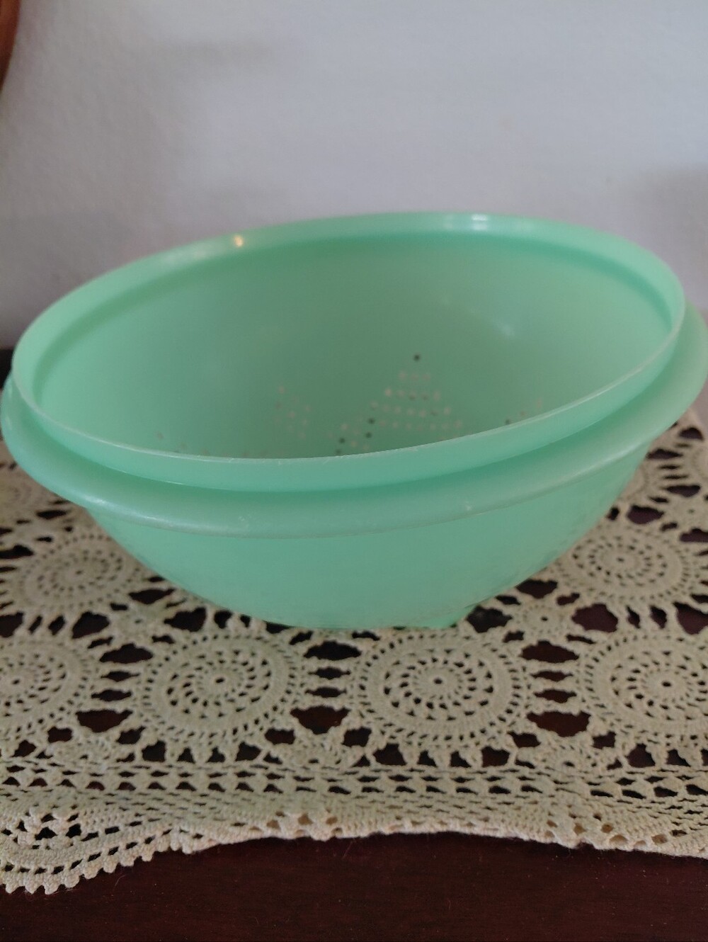 Tupperware Green Strainer/Colander - Picture 3 of 3